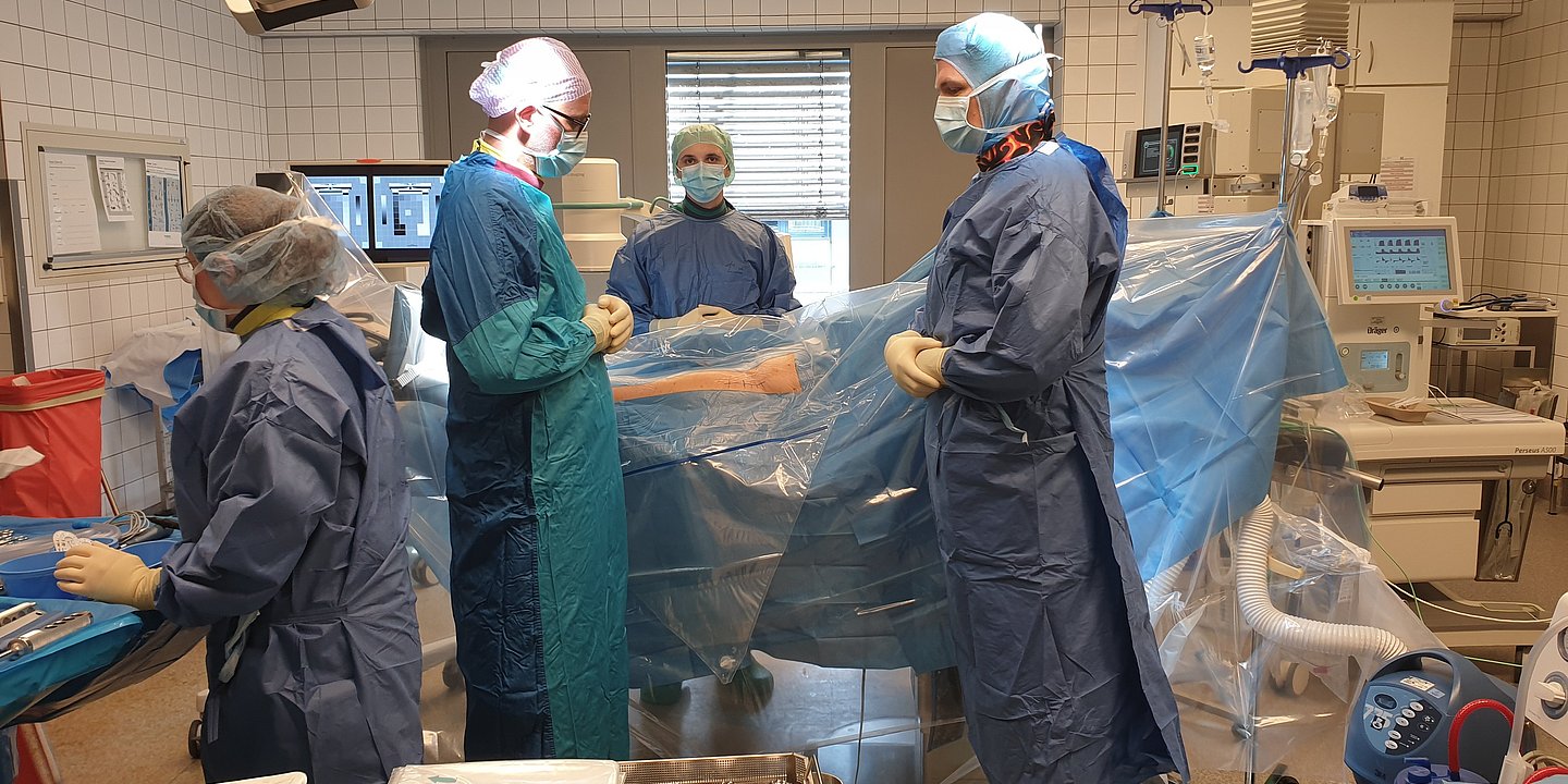 Siegburg: Artificial hip joint - gentle surgery and fast mobilization